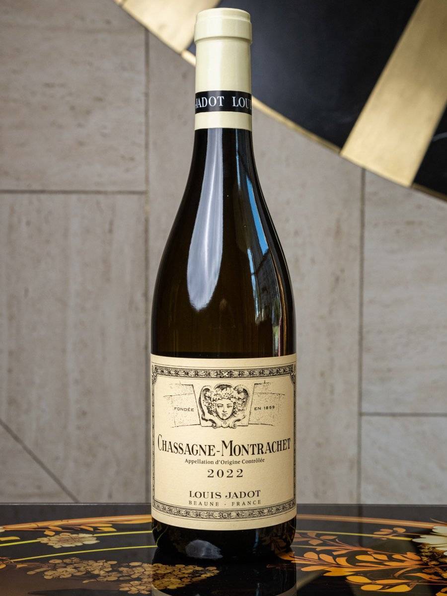 Вино Louis Jadot Chassagne-Montrachet 2022 / Луи Жадо Шассань-Монраше