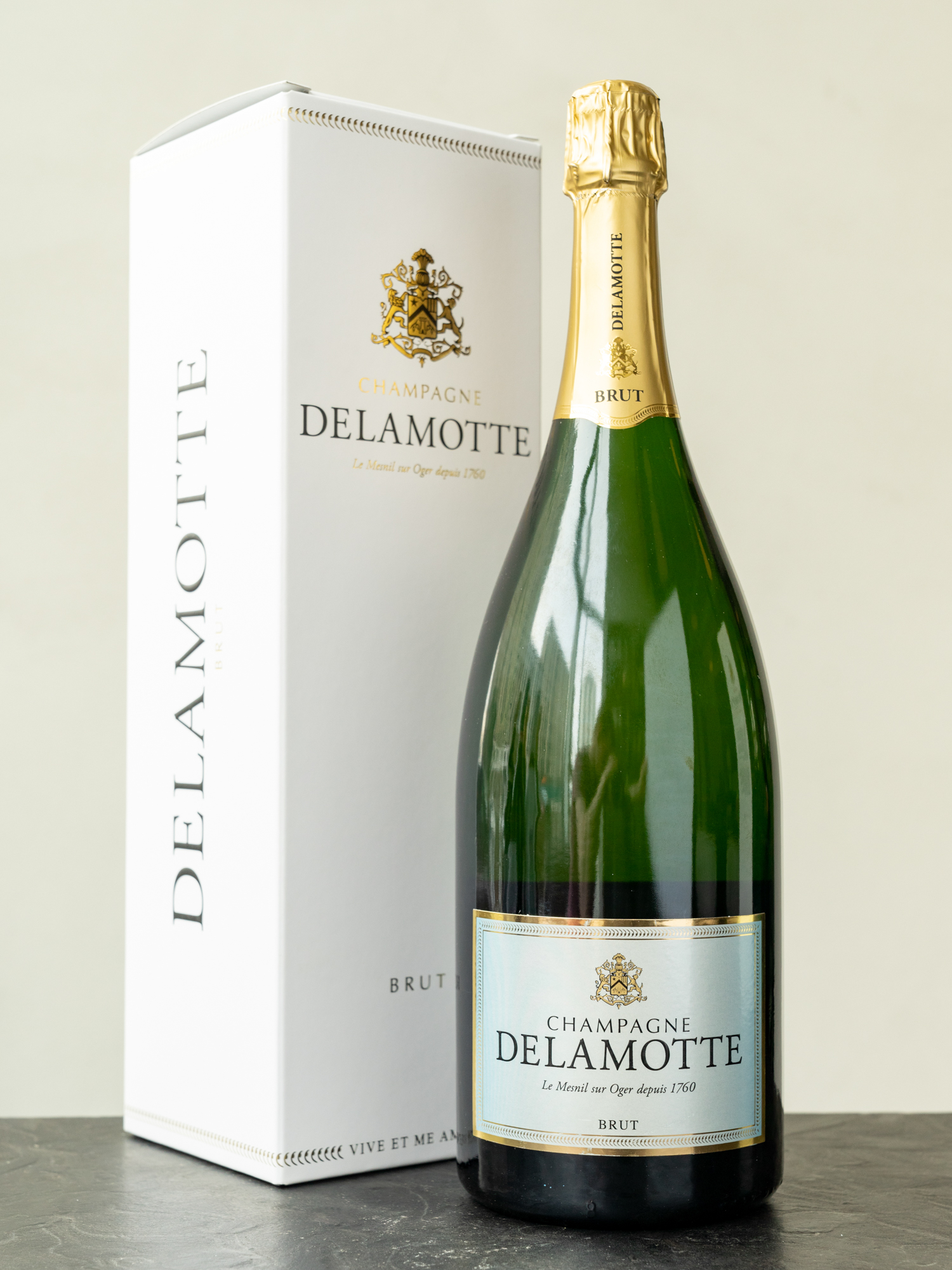 Подарочная упаковка Delamotte Brut Champagne