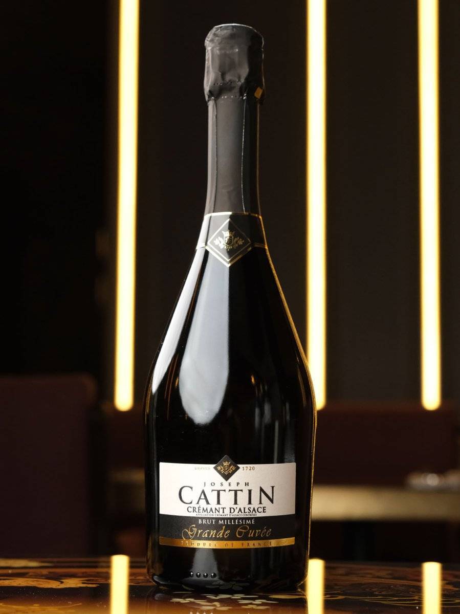 Игристое вино Joseph Cattin Cremant d`Alsace Brut Millesime Grande Cuvee / Креман д'Эльзас Жозеф Каттэн Гранд Кюве