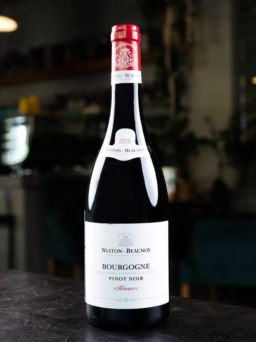 Вино Bourgogne Pinot Noir Reserve Nuiton-Beaunoy / Бургонь Пино Нуар Резерв Нютон-Бенуа