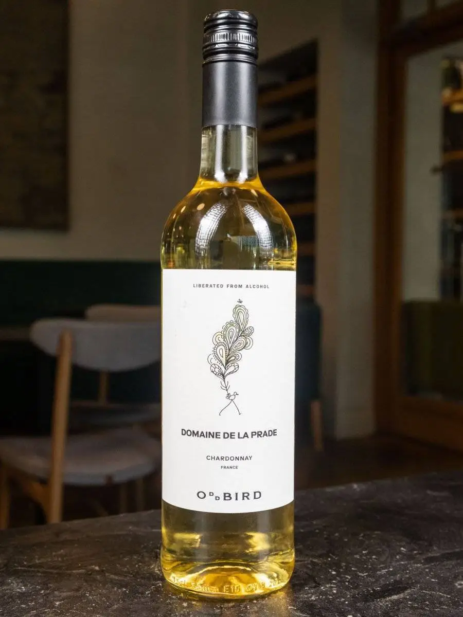 Вино Oddbird Domaine de la Prade Chardonnay No Alcohol купить в винном ресторане Остерия - лучшая цена Вино Oddbird Domaine de la Prade Chardonnay No Alcohol / Домен де ла Прад Шардоне безалкогольное
