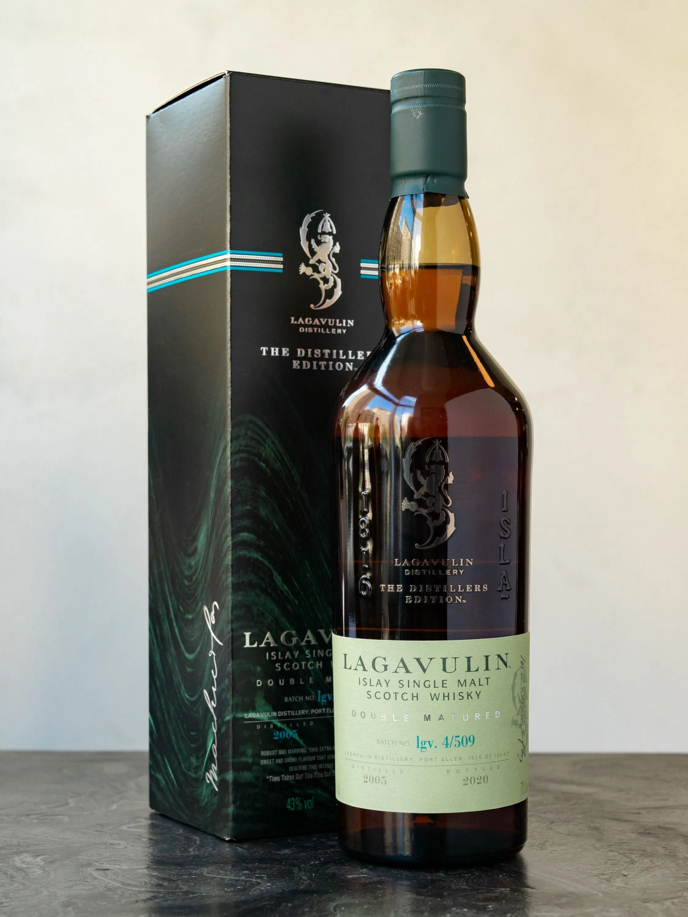 Подарочная упаковка Lagavulin Distillers Edition Double Matured