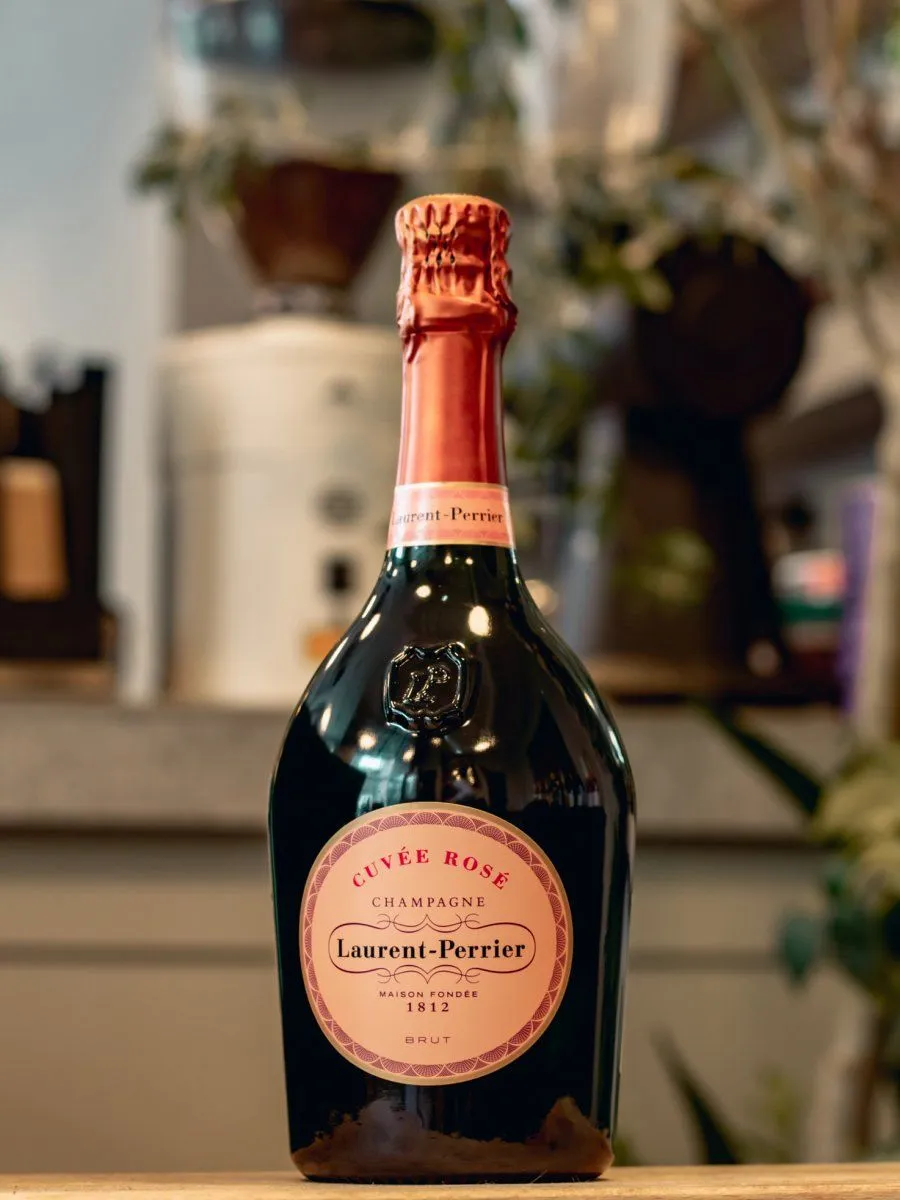 Купить шампанское Laurent-Perrier Cuvee Rose Brut - лучшая цена и выбор в  Остерия Амичи